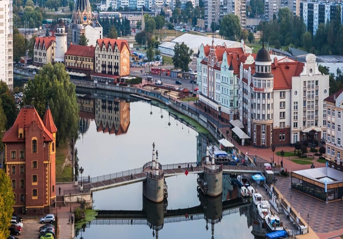 Май - Калининград <p>Завершение проекта</p>
<br>
<p>Итоговая выставка и заключительная лекция. Подведение итогов, презентация видеоархива и публикация материалов</p>